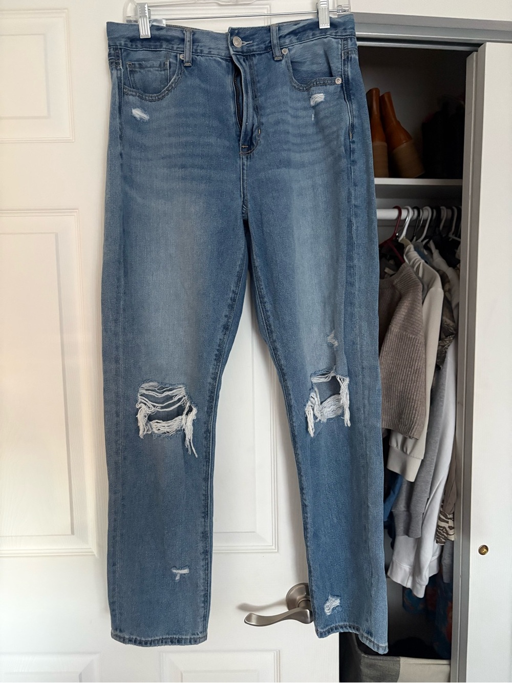 American Eagle Outfitters Light Blue Distressed Straight-Leg Jeans